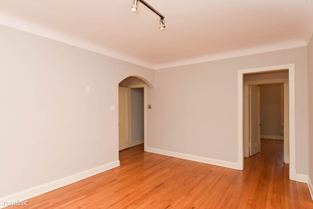 2319 N. Rockwell, Unit 3a - Photo 11