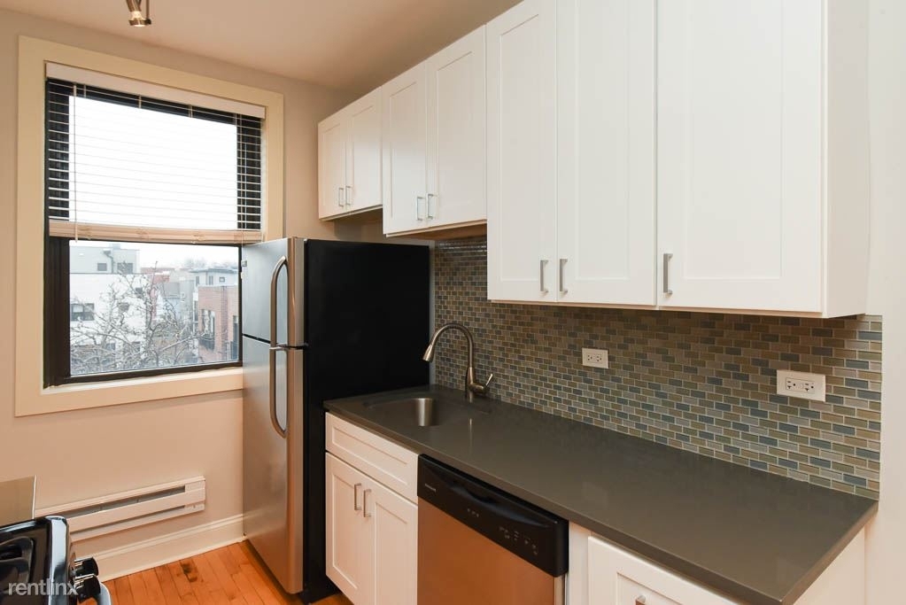 2319 N. Rockwell, Unit 3a - Photo 3