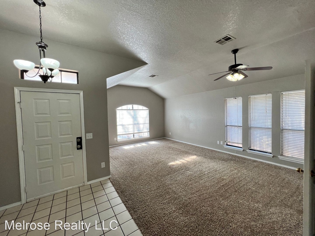 1713 Rocky Mountain Way - Photo 3