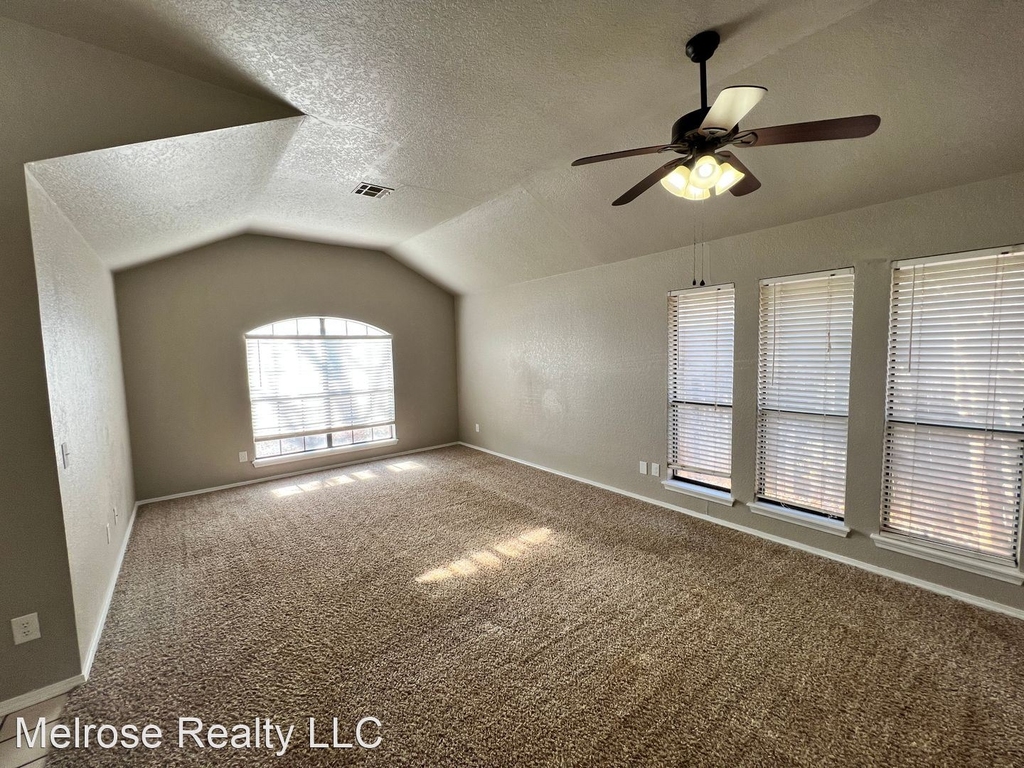 1713 Rocky Mountain Way - Photo 4