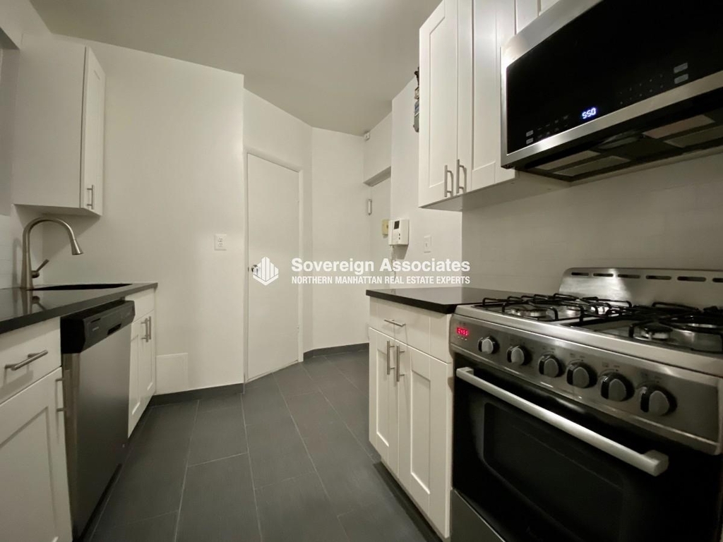 401 East 68th Street - Photo 9