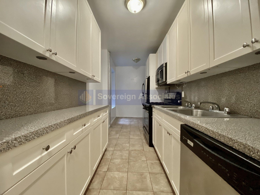 44 Bennett Avenue - Photo 3