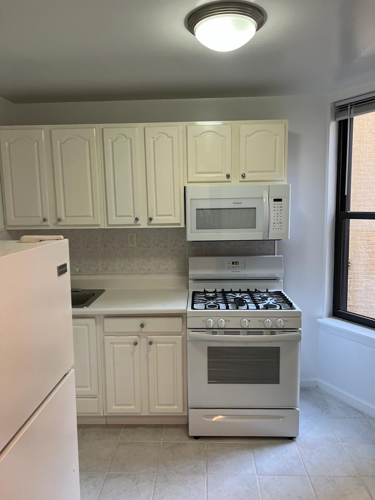 628 West 151st Street - Photo 1