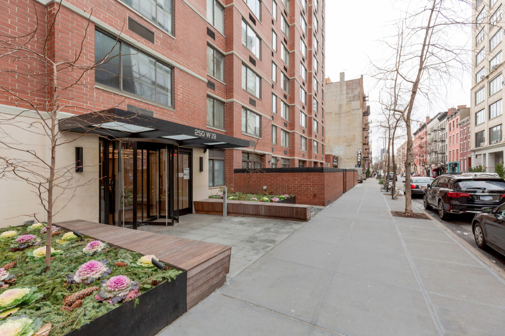 250 West 19th Street - Photo 15