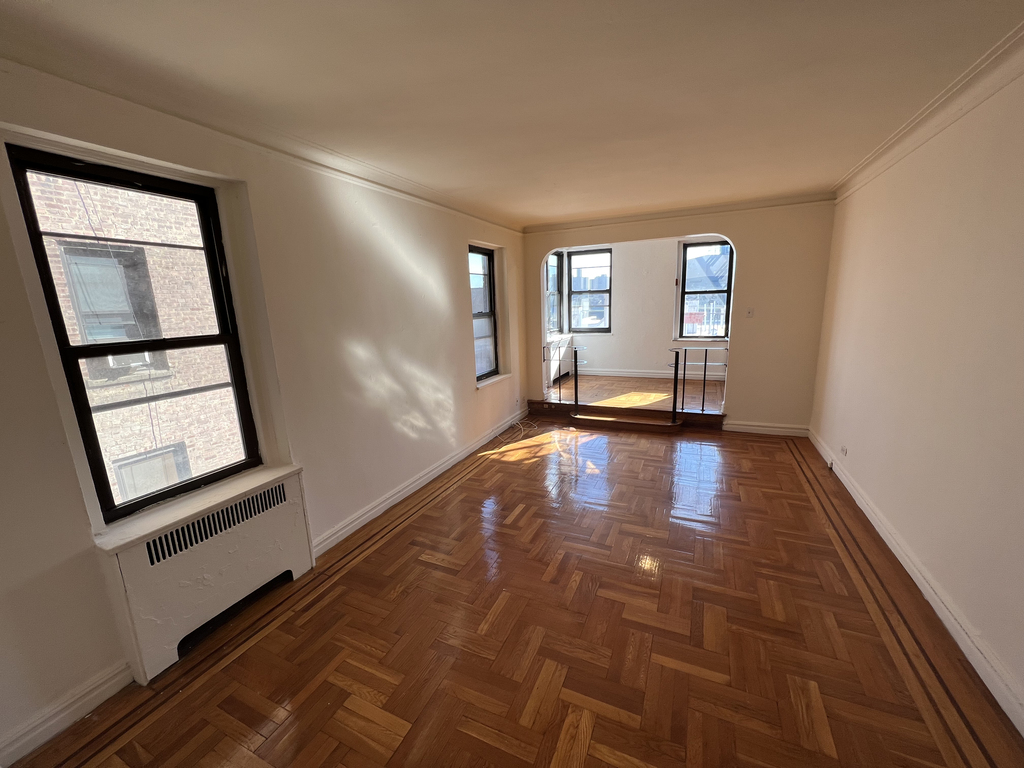 30 Park Terrace East - Photo 2