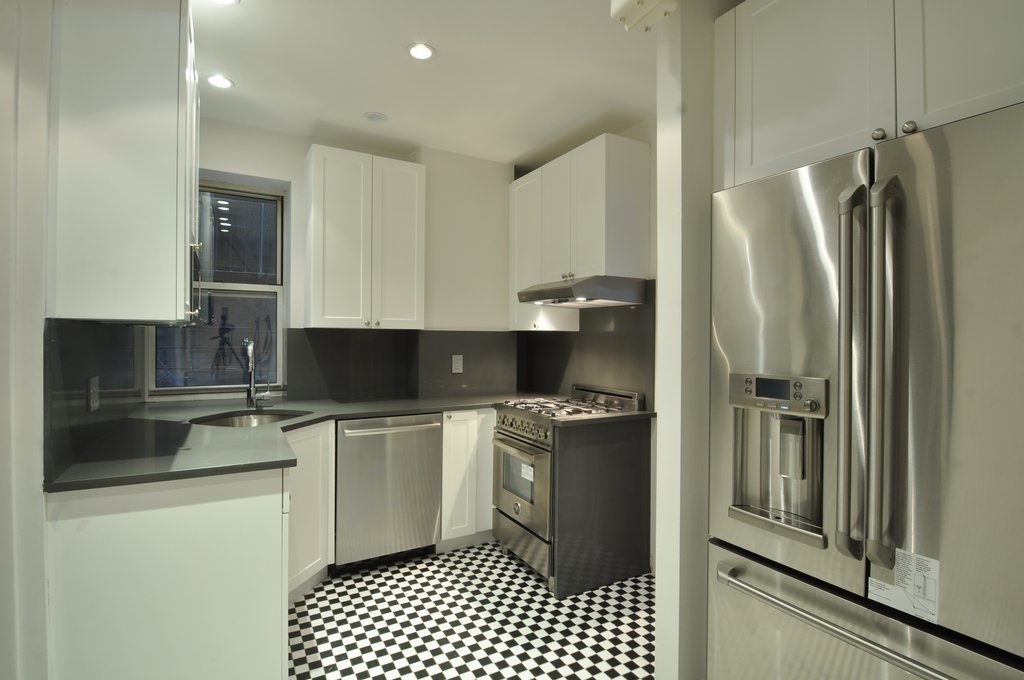 East 81st Street - Photo 1