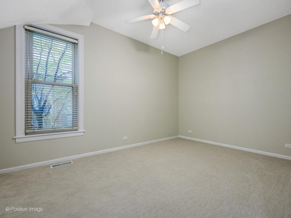 1026 W Montana Street - Photo 10