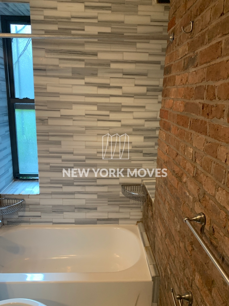 325 East 5th Street - Photo 18