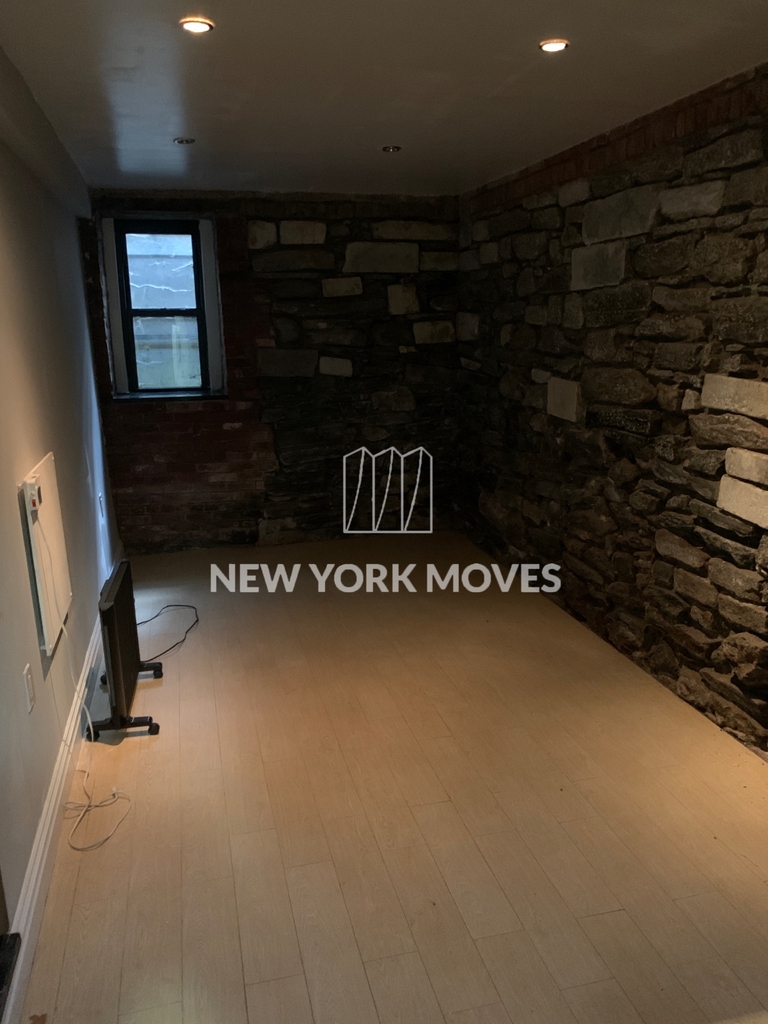 325 East 5th Street - Photo 9