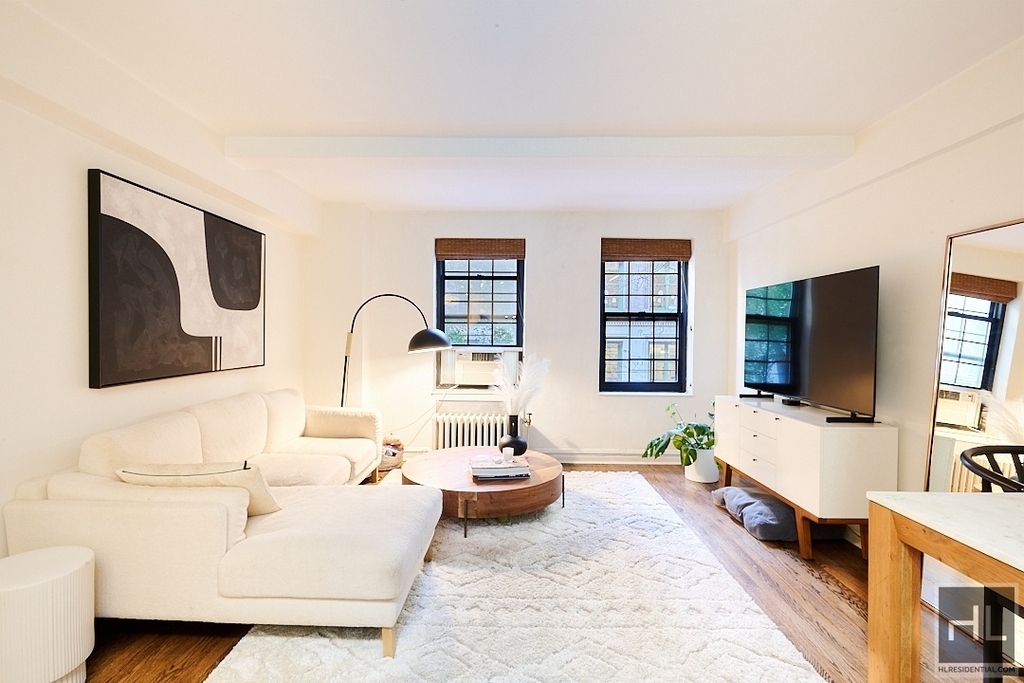 102 East 22 Street - Photo 11