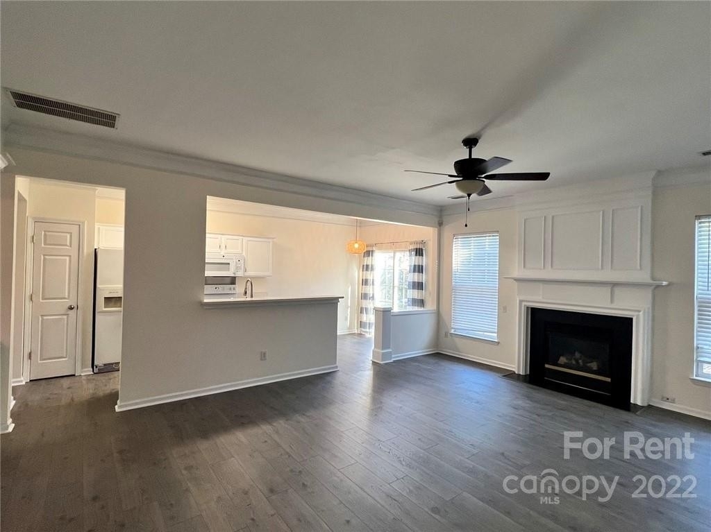 8226 Drakeview Court - Photo 4