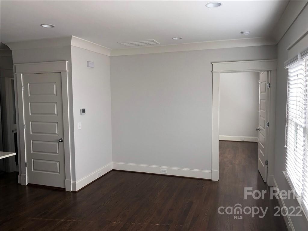 2121 Roslyn Avenue - Photo 13