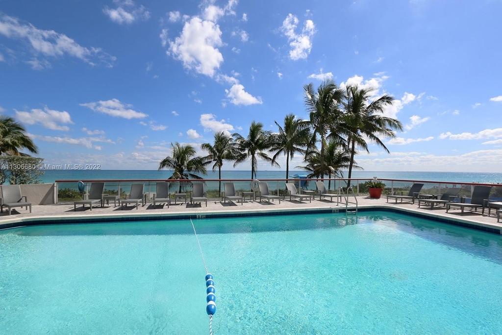 6767 Collins Ave - Photo 15
