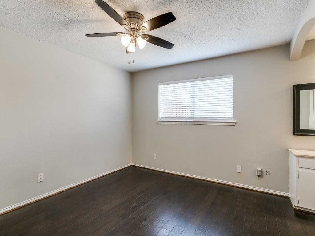 5831 Sandhurst Lane - Photo 10