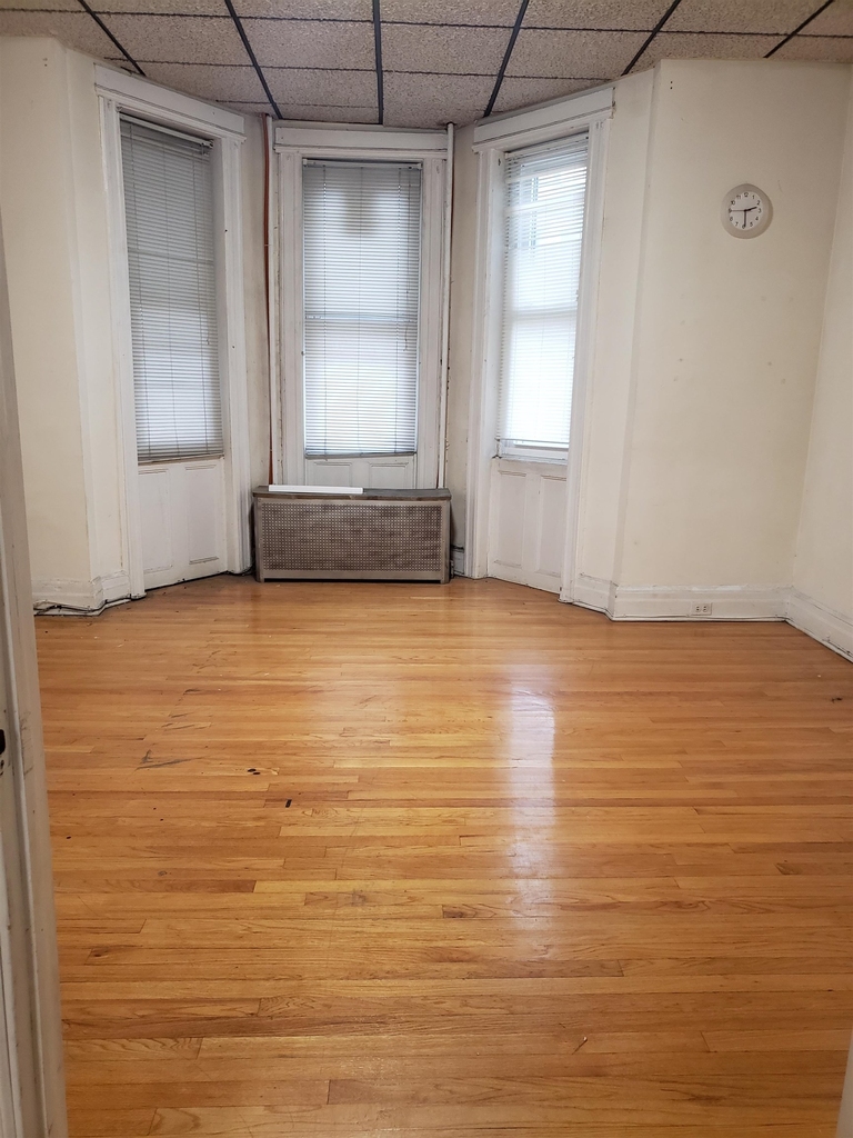 381 Baldwin Ave - Photo 6