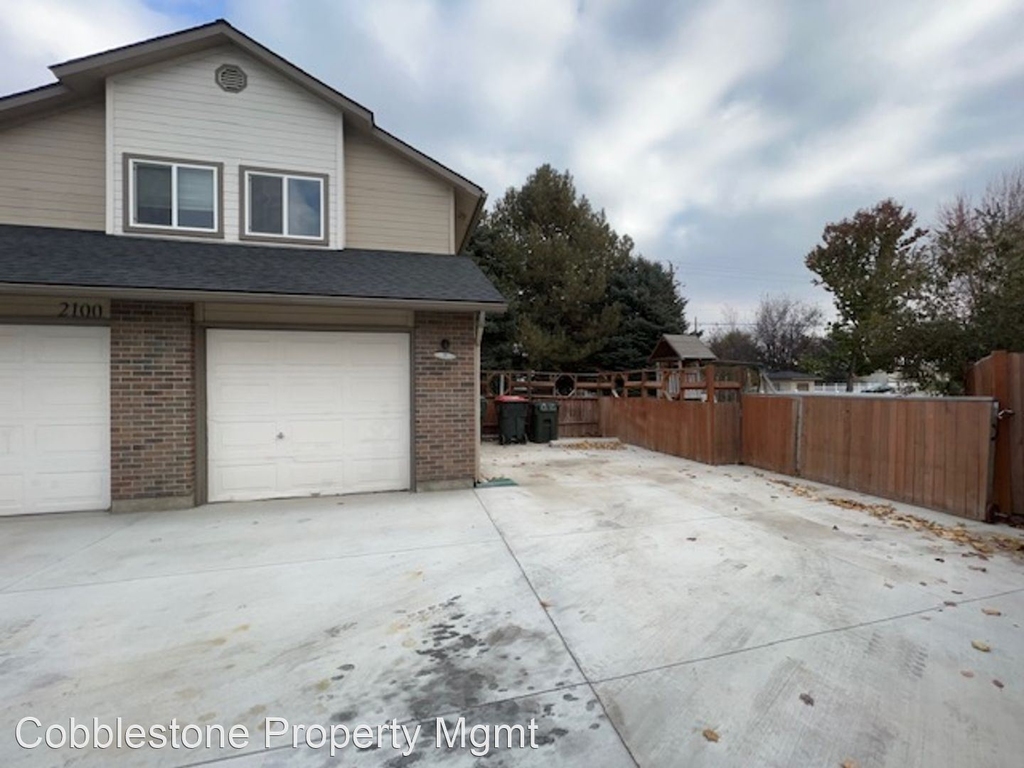 2100 N Amethyst Pl - Photo 4