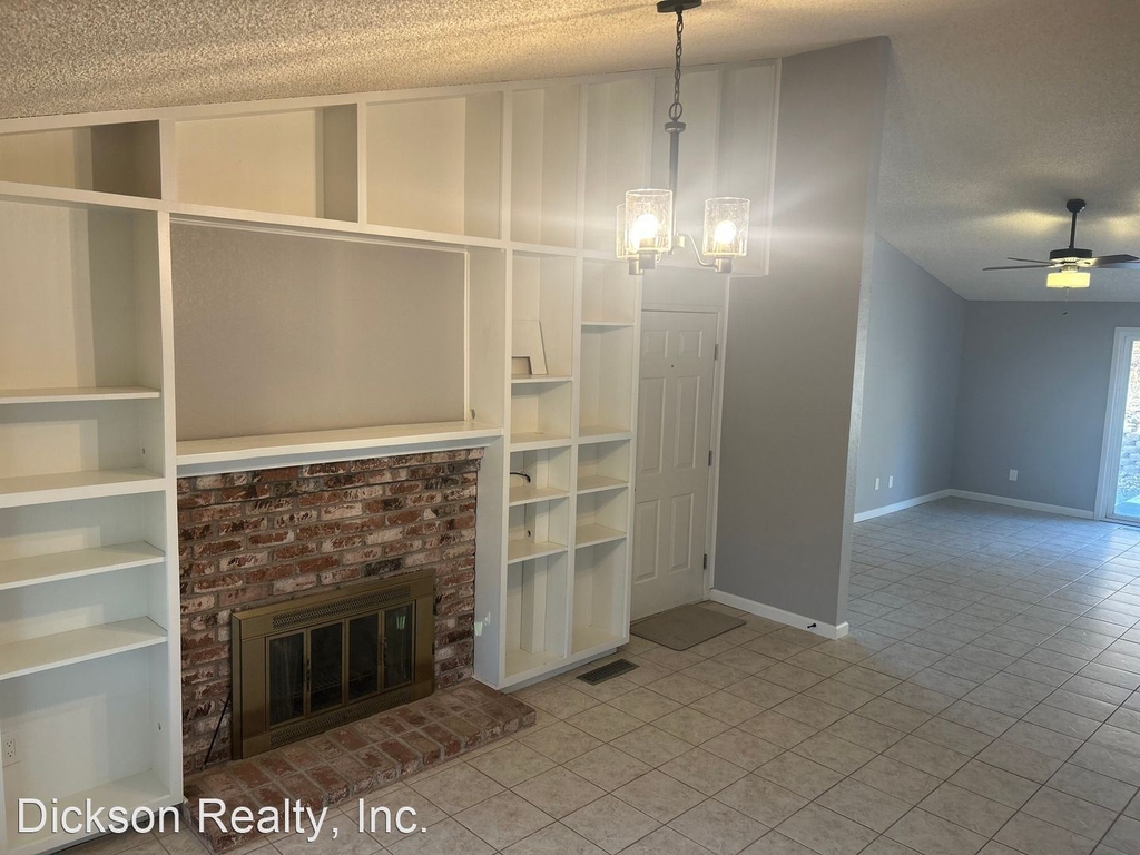 3809 Bexley Sq. - Photo 2