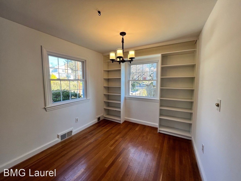 318 Whitestone Rd - Photo 2