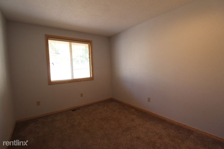 3335 S Holden Ave - Photo 9
