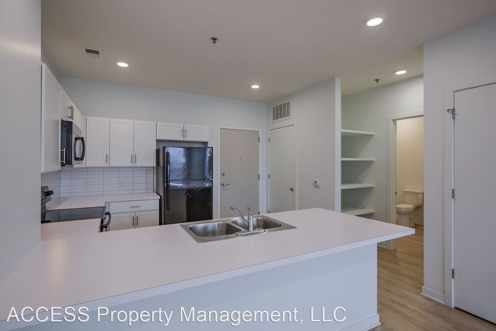 103 West Broadway - Photo 5