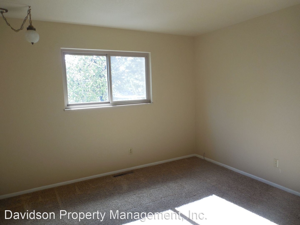 3285 W. Parade Cir - Photo 7