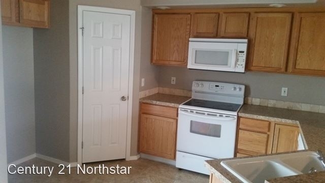 4004 N Abbott St - Photo 2