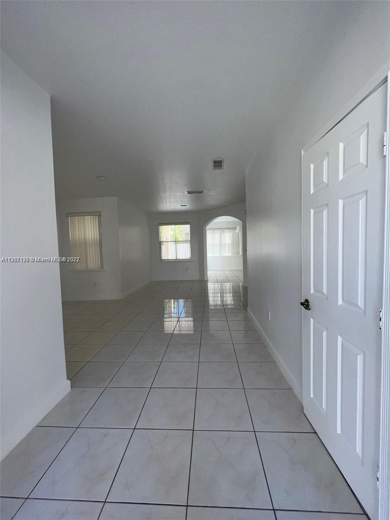 4847 Nw 108th Ct - Photo 2