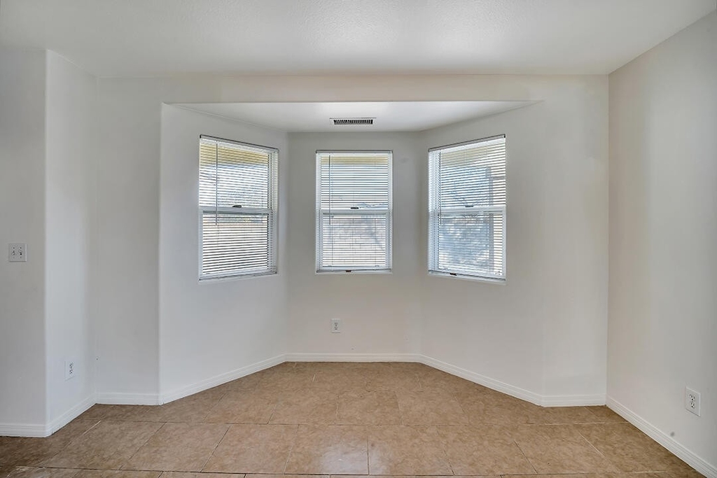 43464 E 5th Street - Photo 5