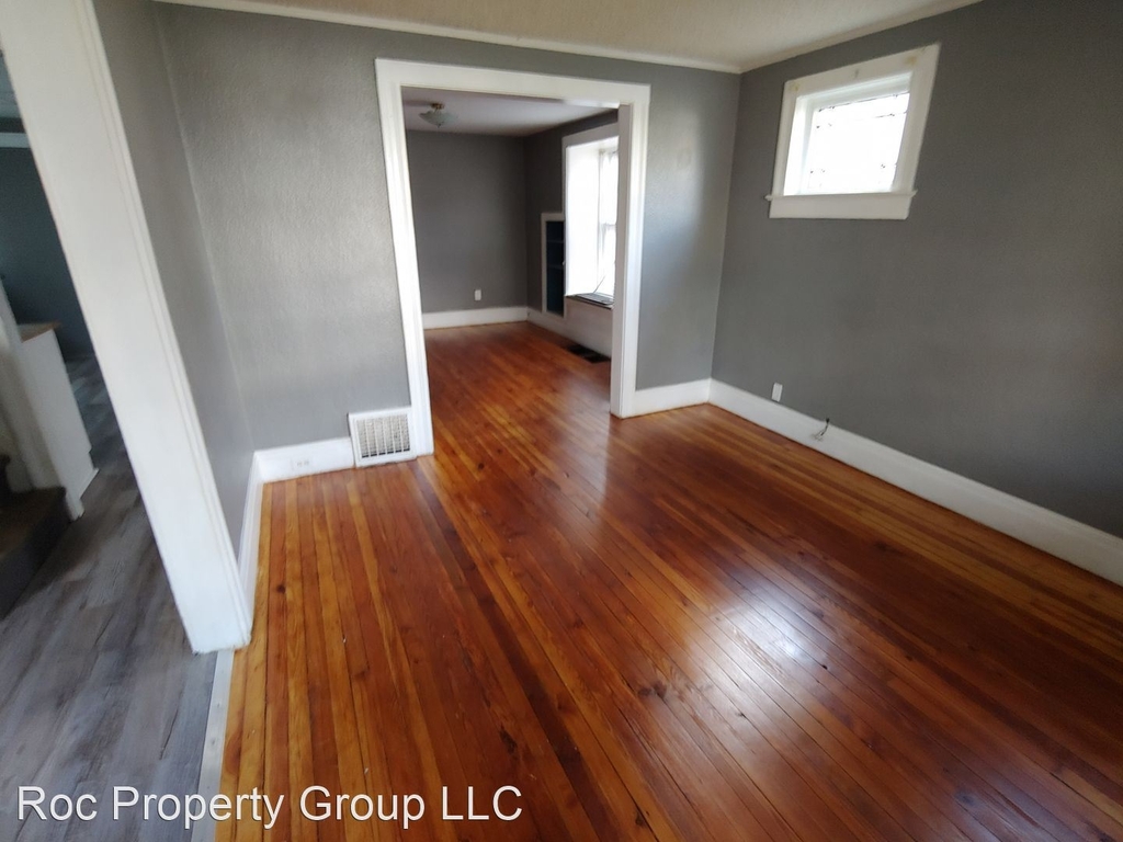 219 Sawyer St - Photo 5