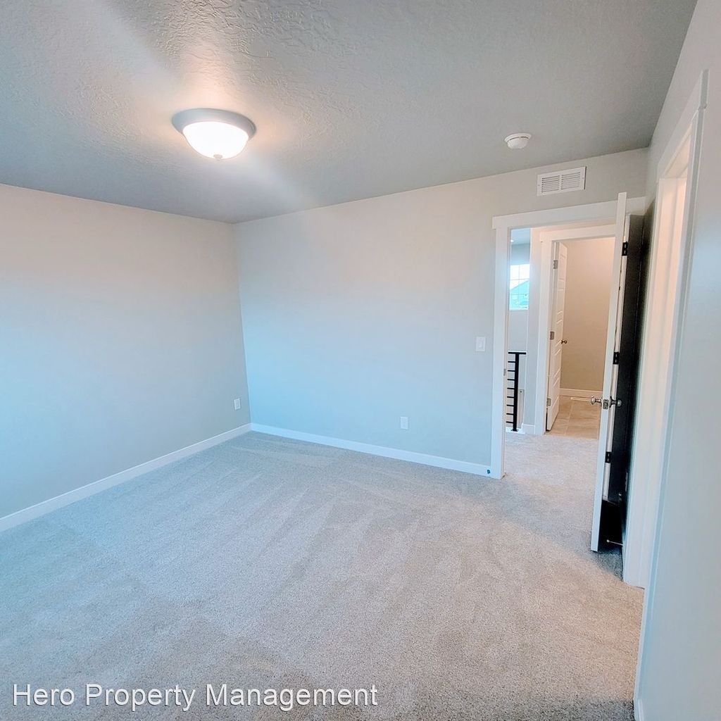 5022 Evergreen Lane - Photo 12