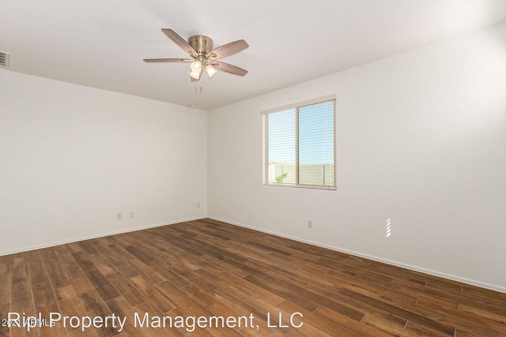 40106 W. Jenna Lane - Photo 10