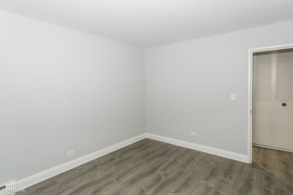 6201 N. Kenmore, Unit 201 - Photo 17