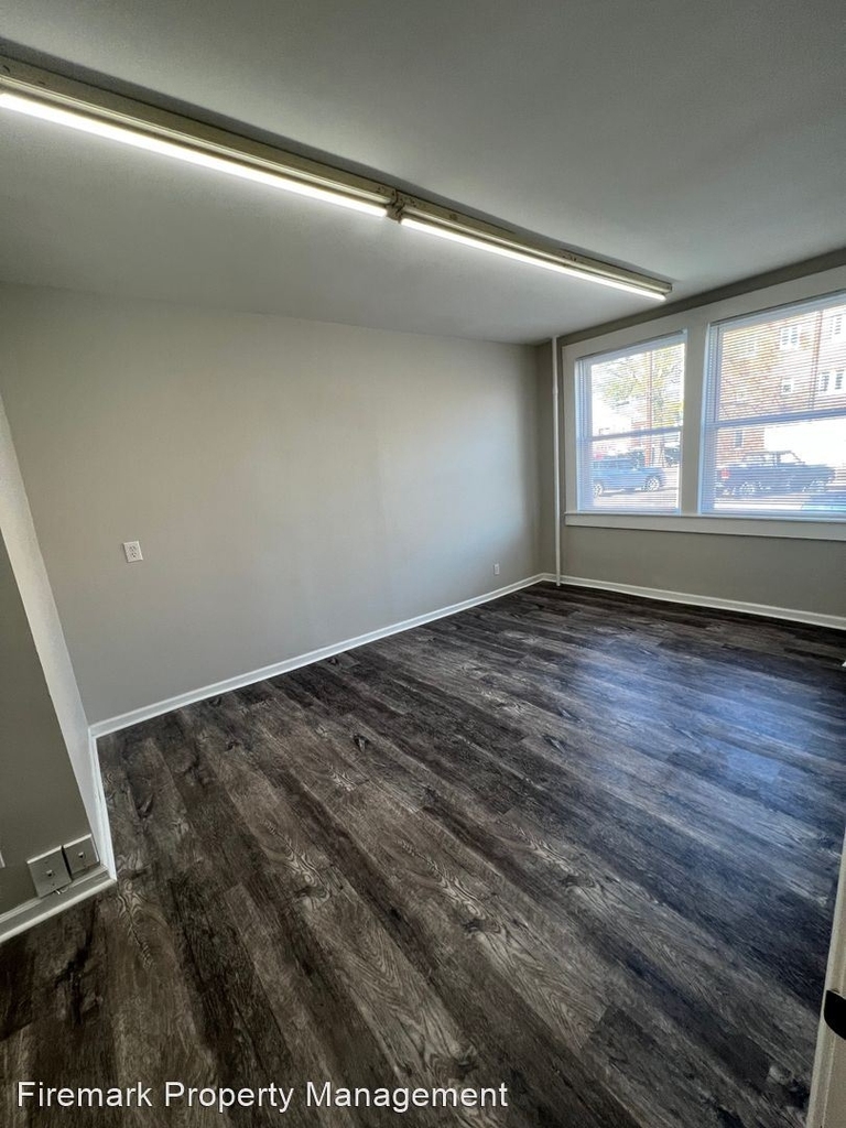 303 S Poplar - Photo 7