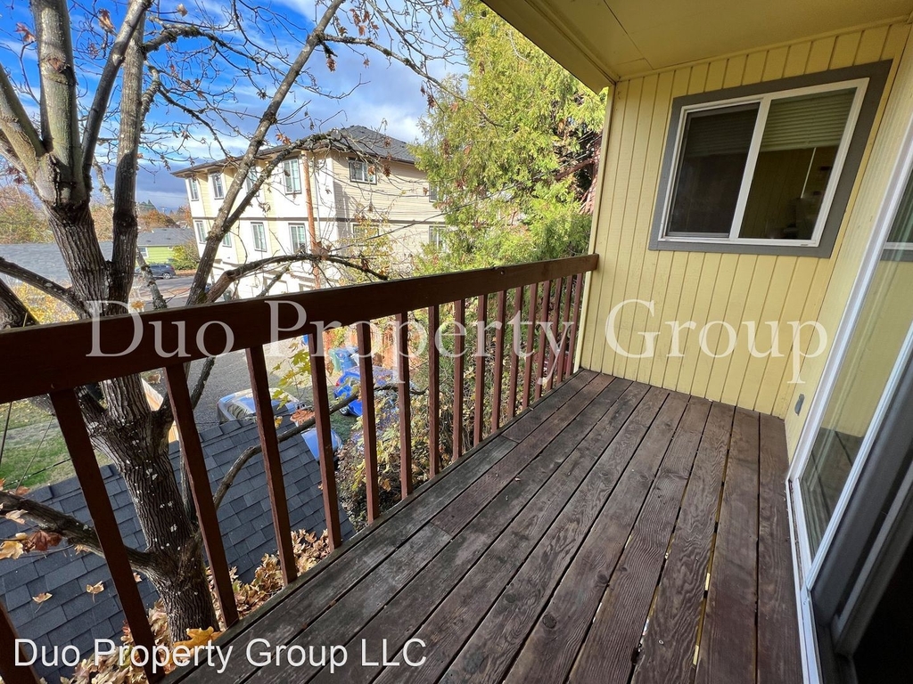 1526 Willamette Alley / 58 W 15th Ave - Photo 10