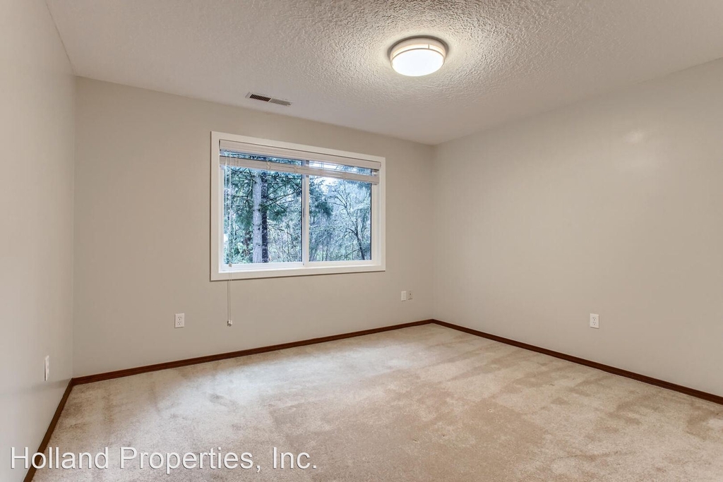 325 Se 18th Ave - Photo 25