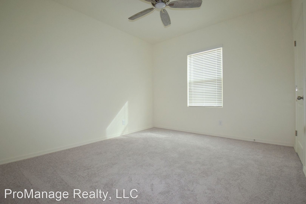 340 S Borromeo Dr - Photo 10