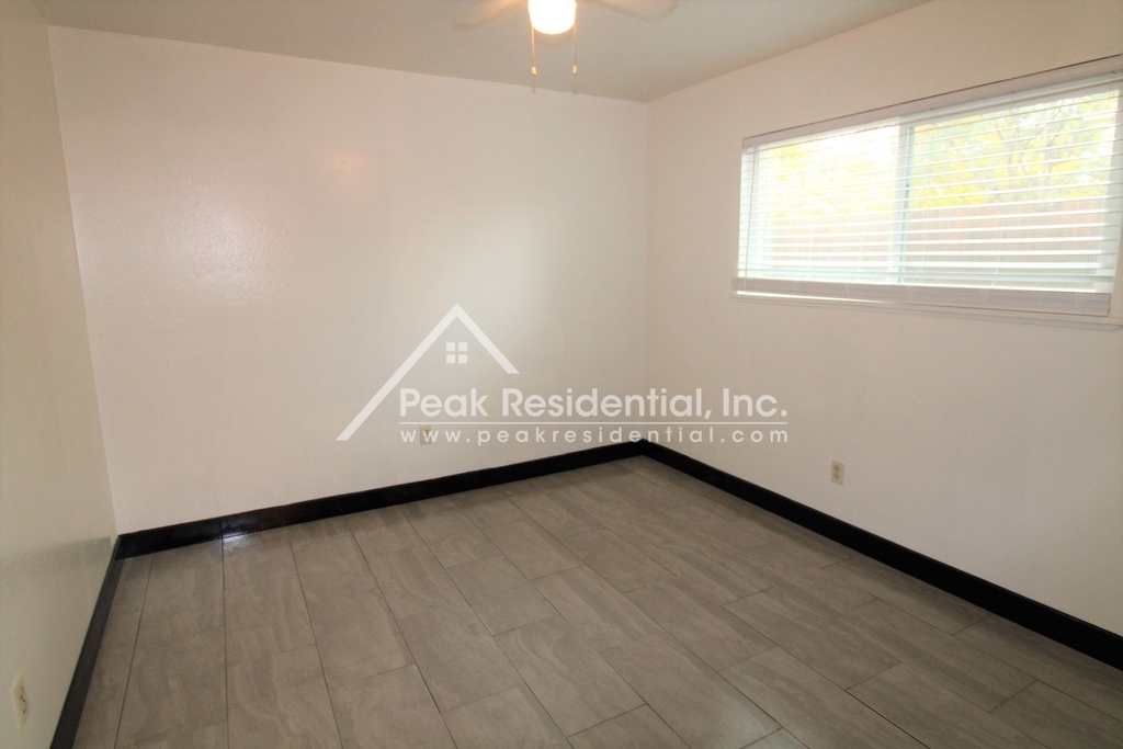 3240 Bell Street - Photo 7