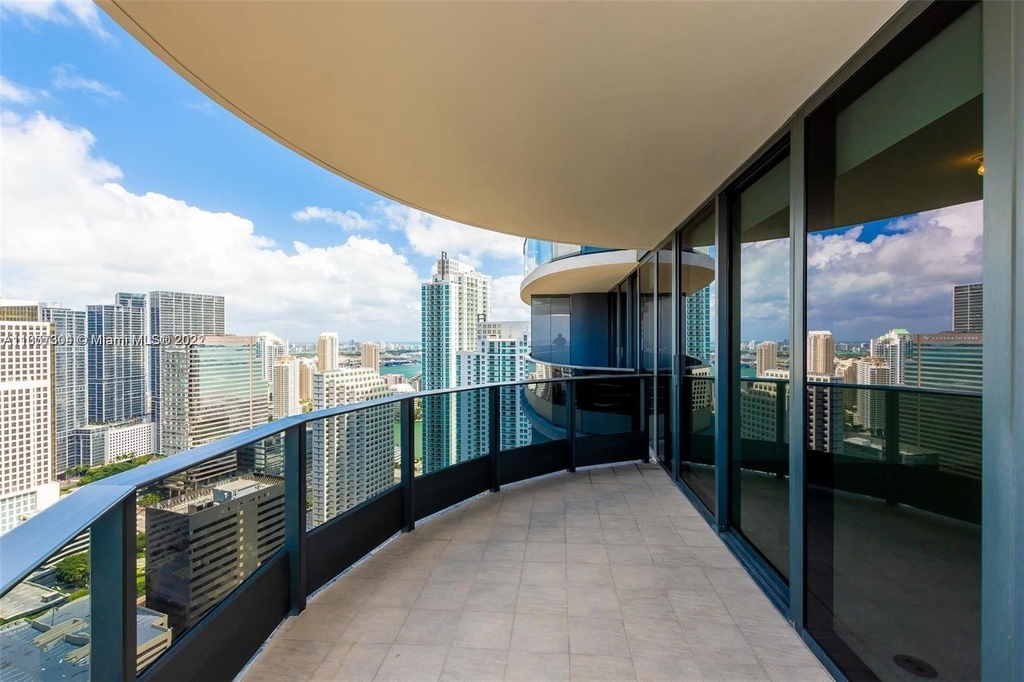 1000 Brickell Plz - Photo 1