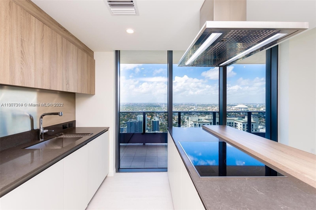 1000 Brickell Plz - Photo 10