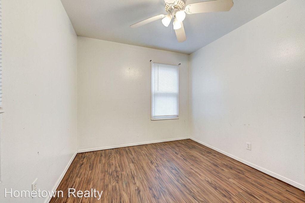 712 N Midwest Boulevard - Photo 23