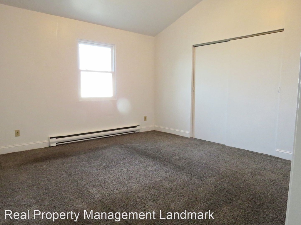 698 Lakeland Avenue 2nd Floor - Photo 4