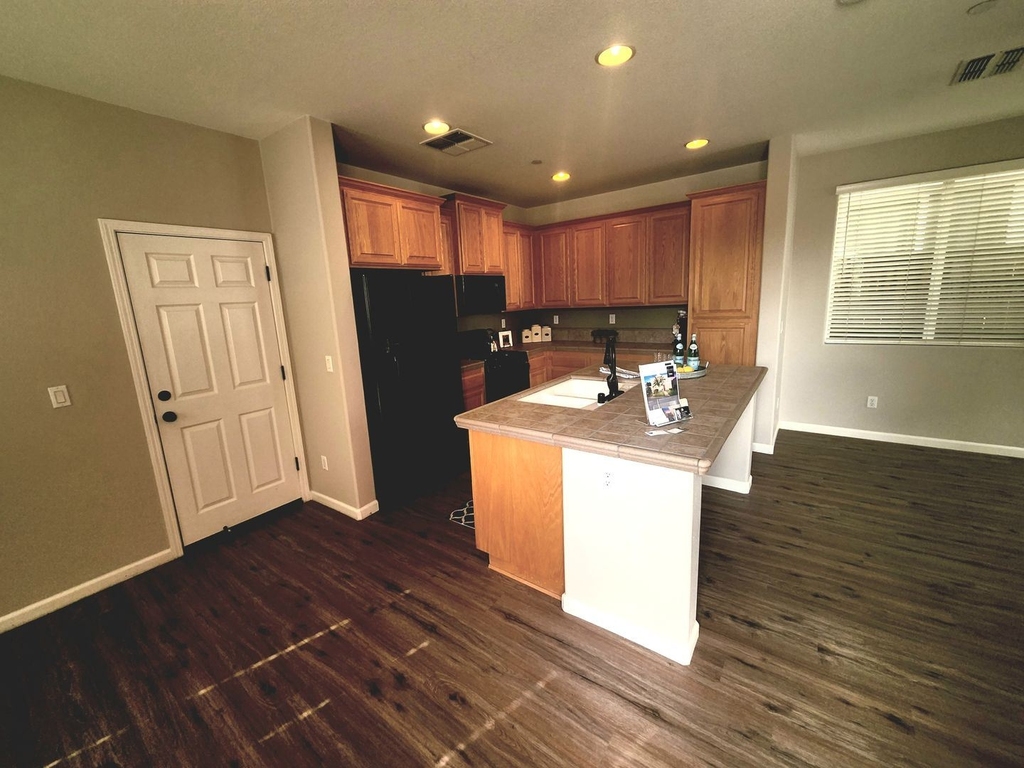 346 Phoenix Circle - Photo 3