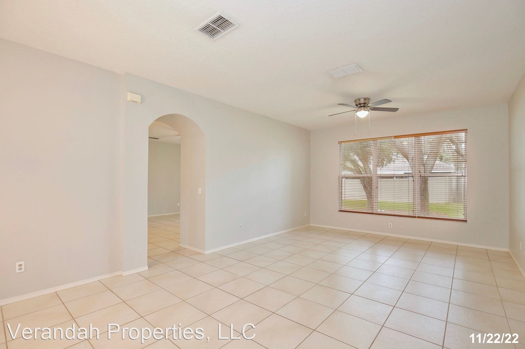 1092 Shimmering Sand Dr - Photo 2