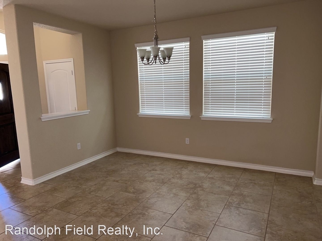 1530 Eagle Glen - Photo 6