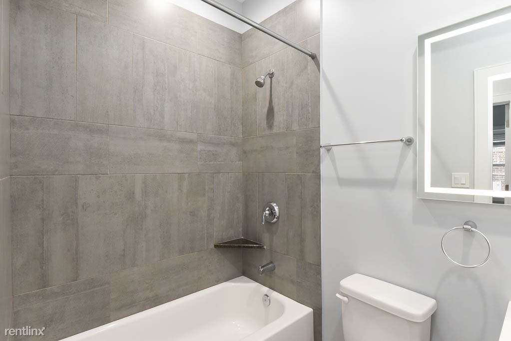 1055 W. Glenlake, Unit 2 - Photo 17