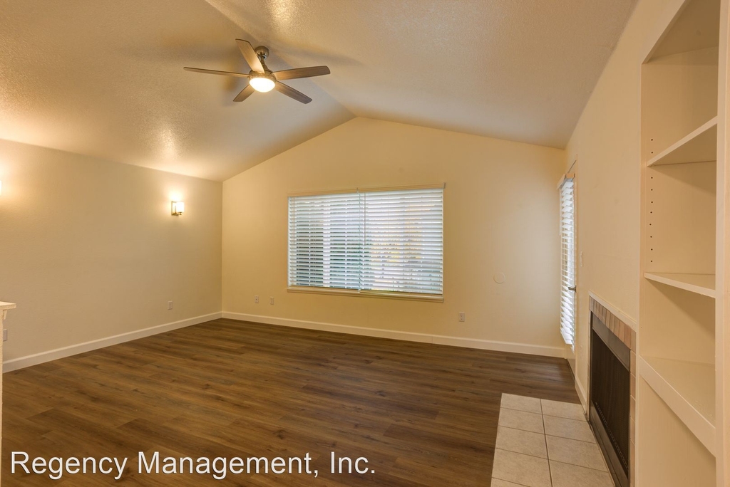 907 Se Park Crest Avenue - Photo 2