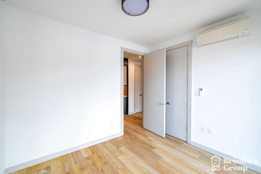 26 Sherman Avenue - Photo 2