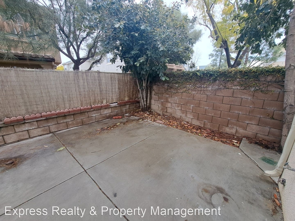 28283 Ravenna Street - Photo 28