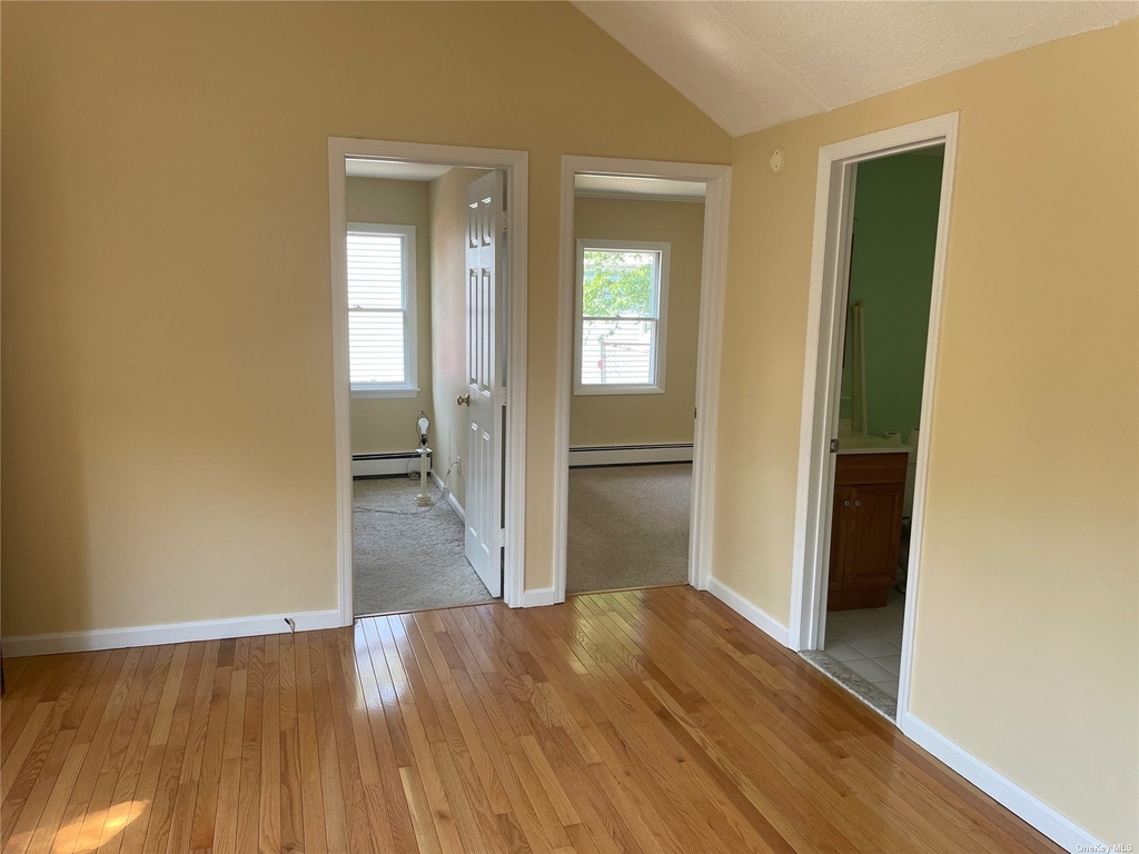 525 Maple Avenue - Photo 3