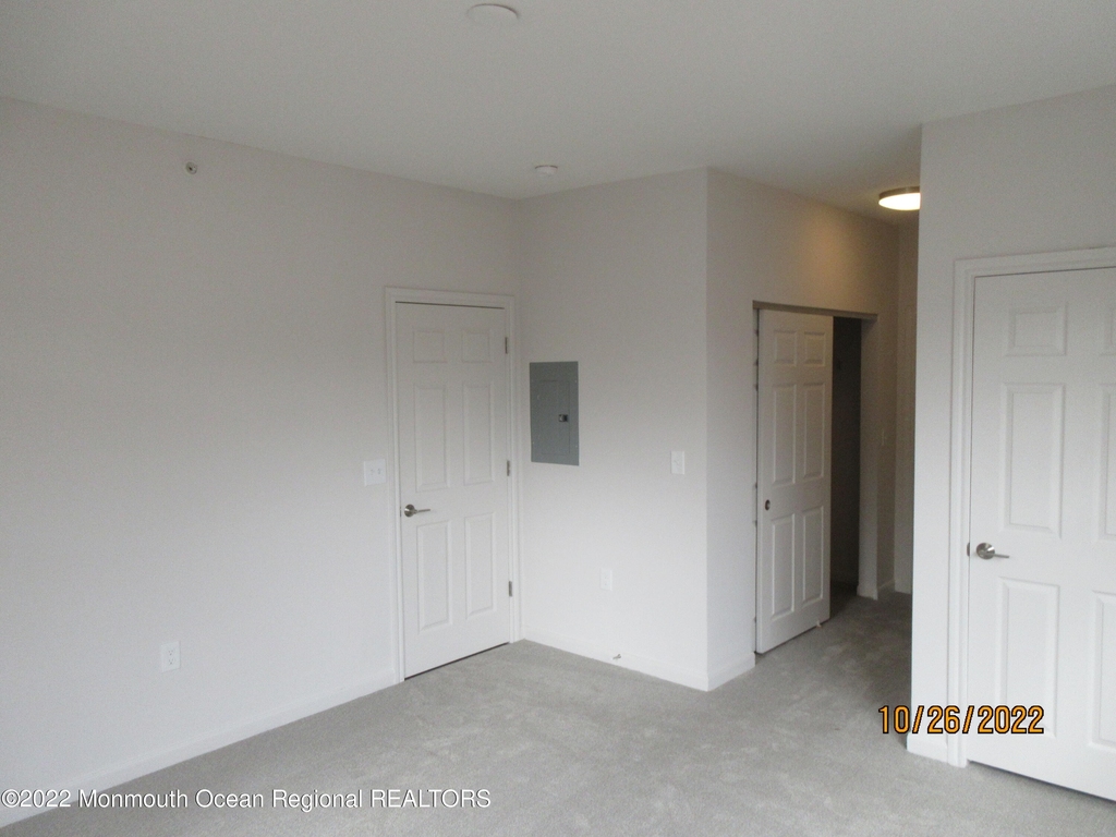 900 Wessex Place - Photo 9